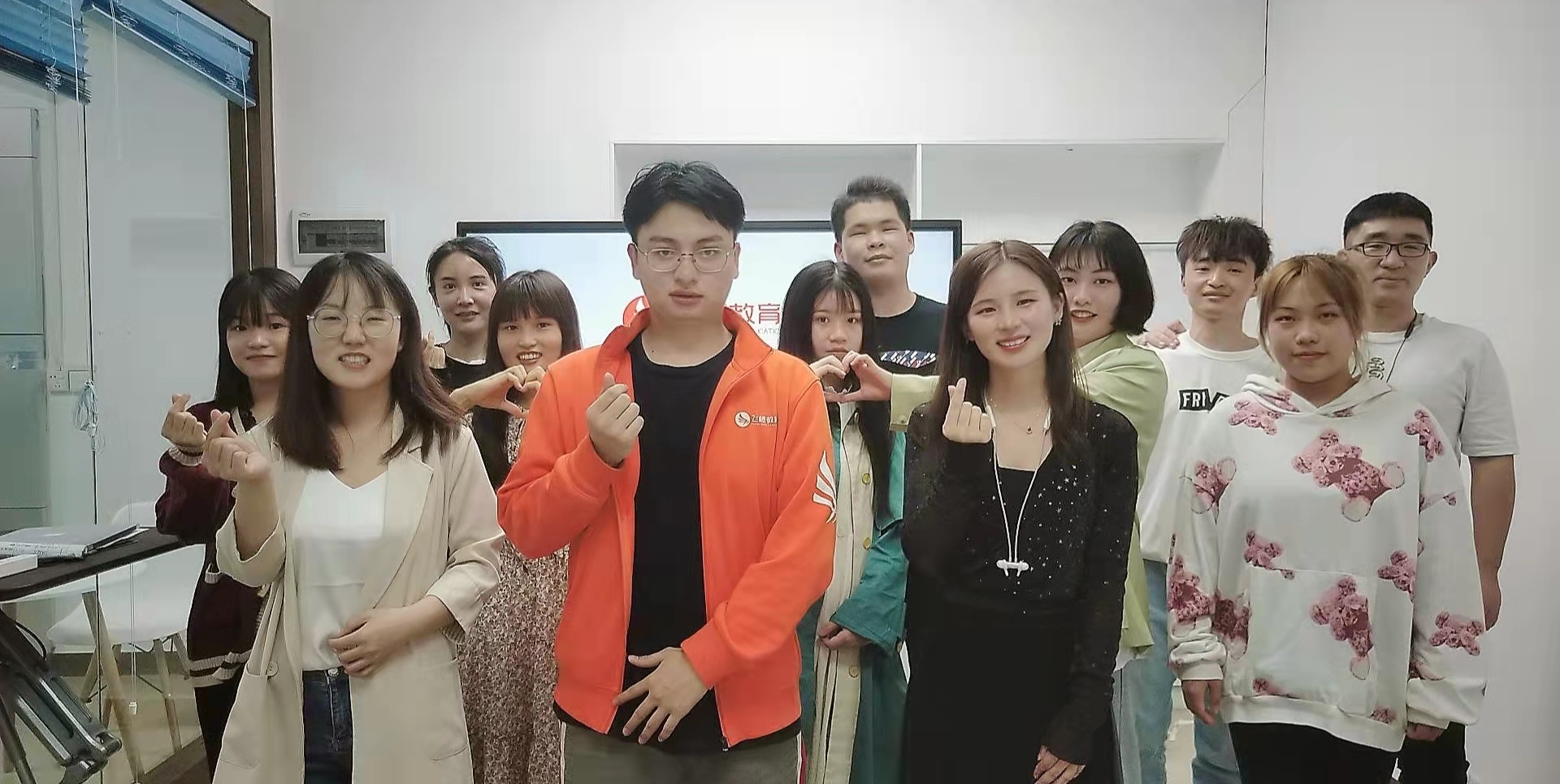 迎新培训会圆满结束，飞橙教育再添蓬勃力量