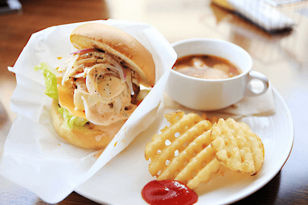 德克士如何利用互联网运营超越正主的“山寨”品牌？